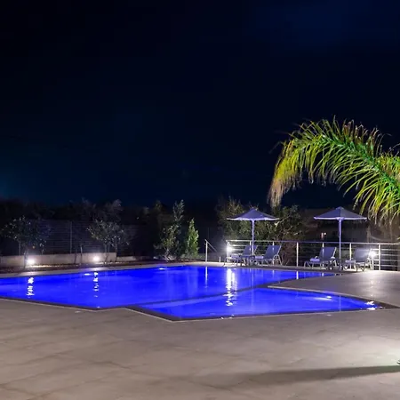 Destino Luxury Retreats - Large Pool - Near Rethymno City *